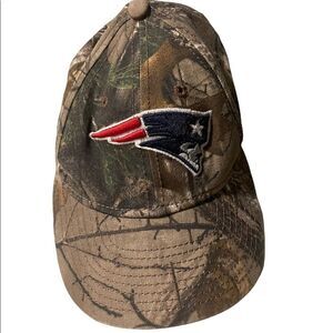 Kids 9Forty Patriots Camouflage Baseball hat. Size child.